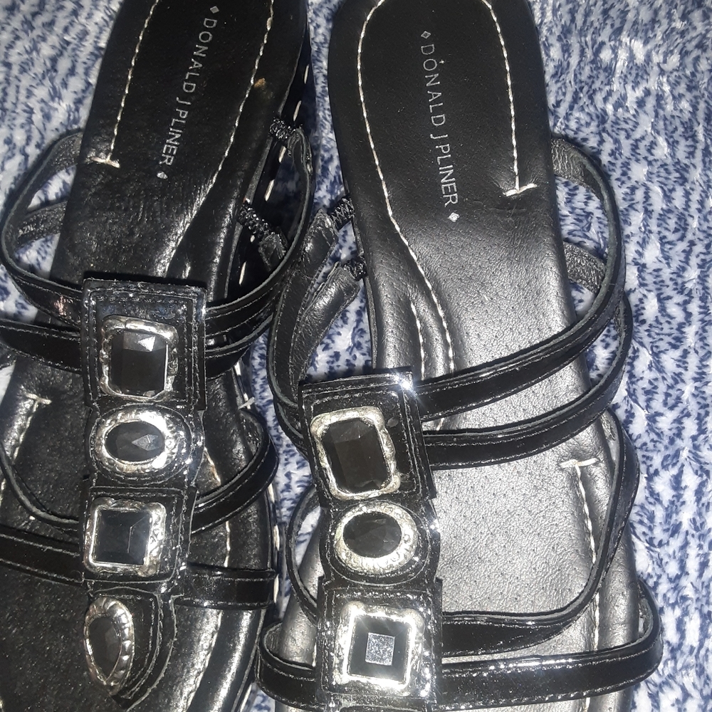 New Black Sandles